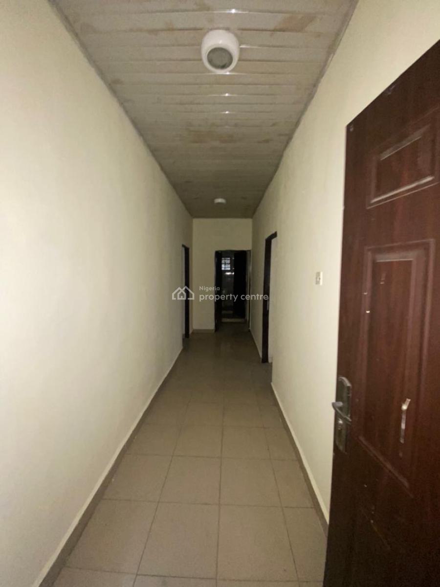Spacious 3 Bedroom Apartment in a Serene Environment, Meadow View Estate, Ogombo, Ajah, Lagos, Flat / Apartment for Rent