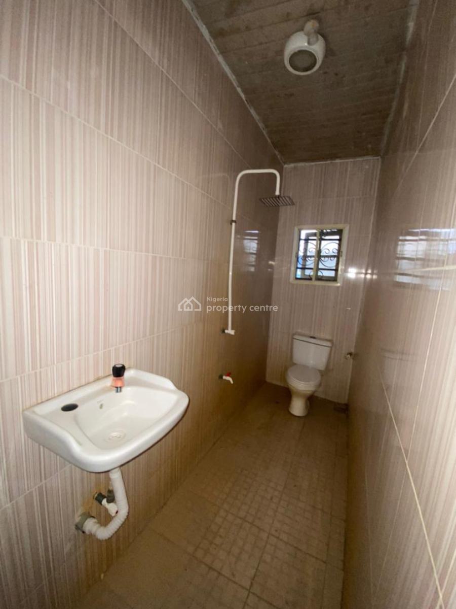 Spacious 3 Bedroom Apartment in a Serene Environment, Meadow View Estate, Ogombo, Ajah, Lagos, Flat / Apartment for Rent