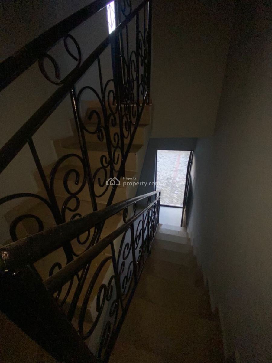 Spacious 3 Bedroom Apartment in a Serene Environment, Meadow View Estate, Ogombo, Ajah, Lagos, Flat / Apartment for Rent