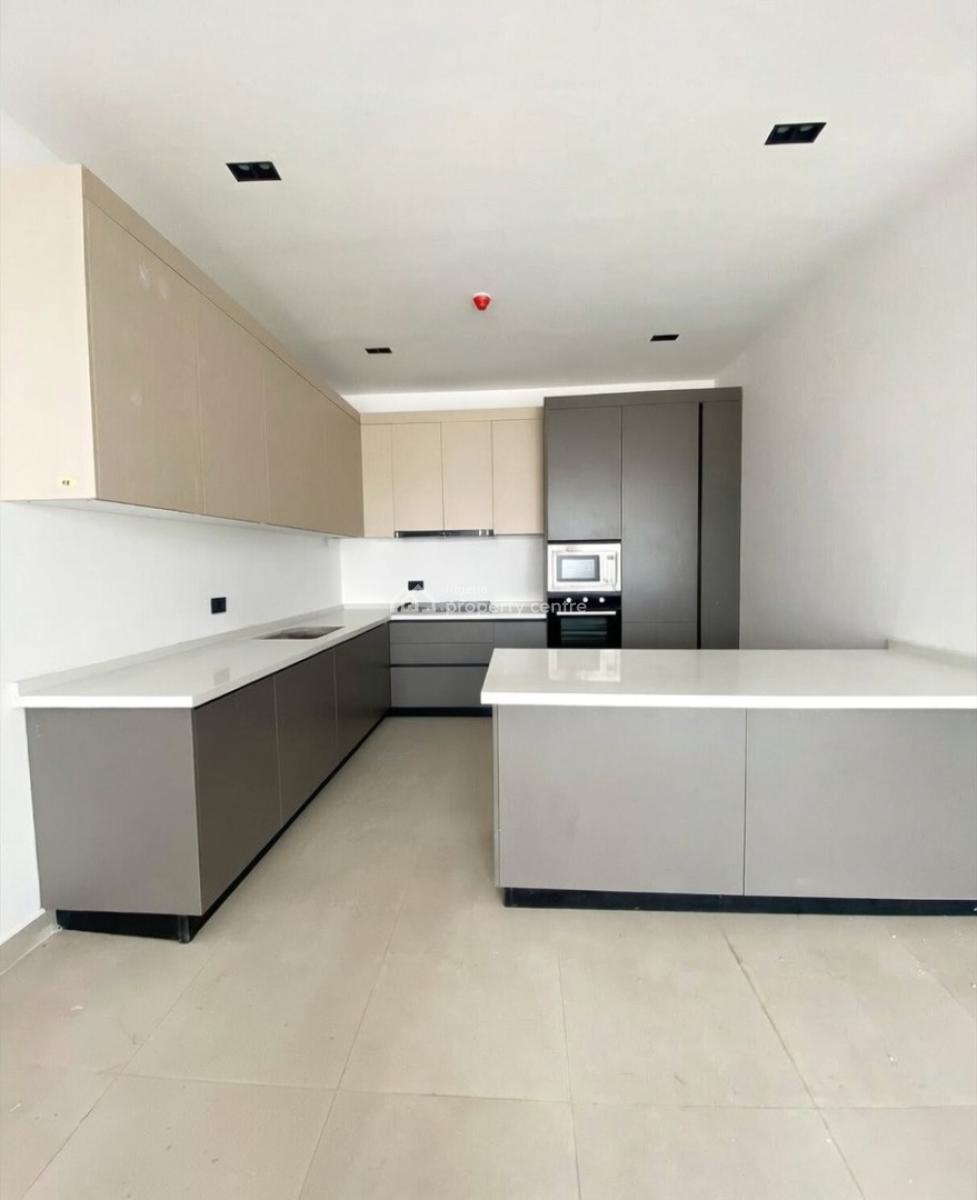 Lovely 3 Bedroom Apartment with Gym and Elevator, Lekki Phase 1, Lekki Phase 1, Lekki, Lagos, Block of Flats for Sale