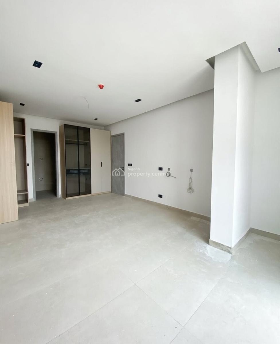 Lovely 3 Bedroom Apartment with Gym and Elevator, Lekki Phase 1, Lekki Phase 1, Lekki, Lagos, Block of Flats for Sale