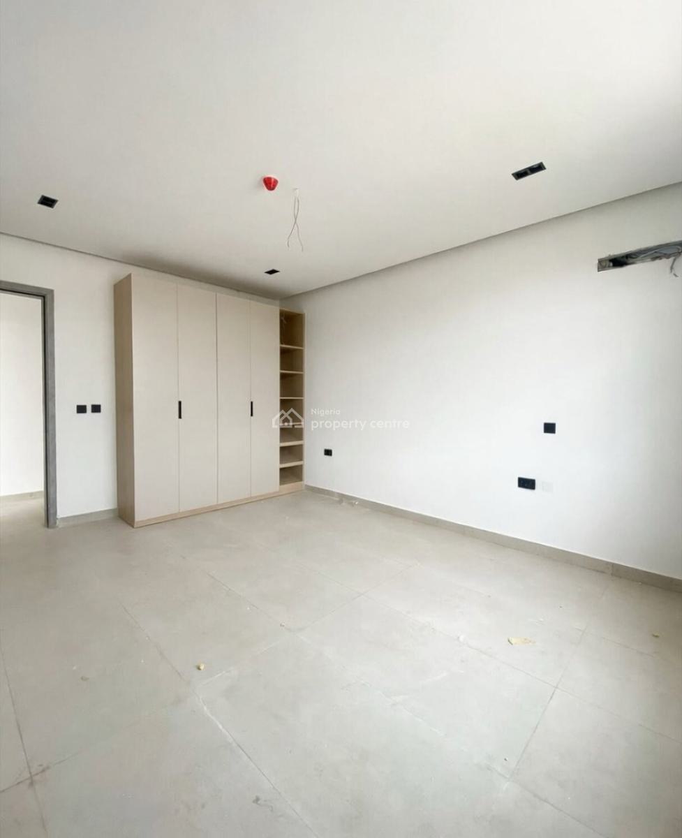 Lovely 3 Bedroom Apartment with Gym and Elevator, Lekki Phase 1, Lekki Phase 1, Lekki, Lagos, Block of Flats for Sale