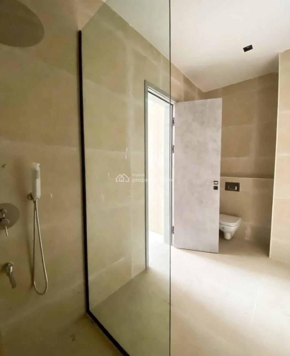 Lovely 3 Bedroom Apartment with Gym and Elevator, Lekki Phase 1, Lekki Phase 1, Lekki, Lagos, Block of Flats for Sale