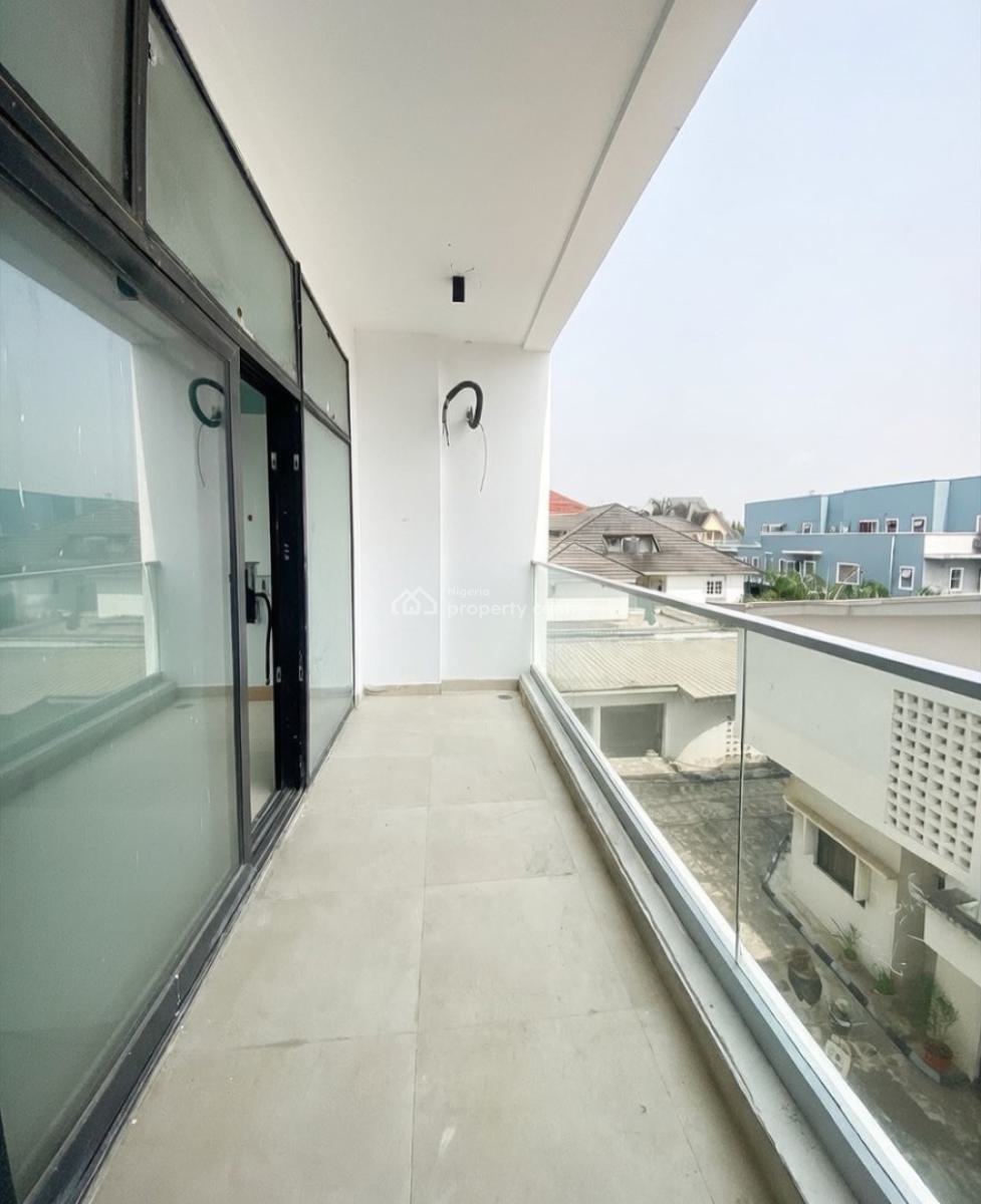 Lovely 3 Bedroom Apartment with Gym and Elevator, Lekki Phase 1, Lekki Phase 1, Lekki, Lagos, Block of Flats for Sale