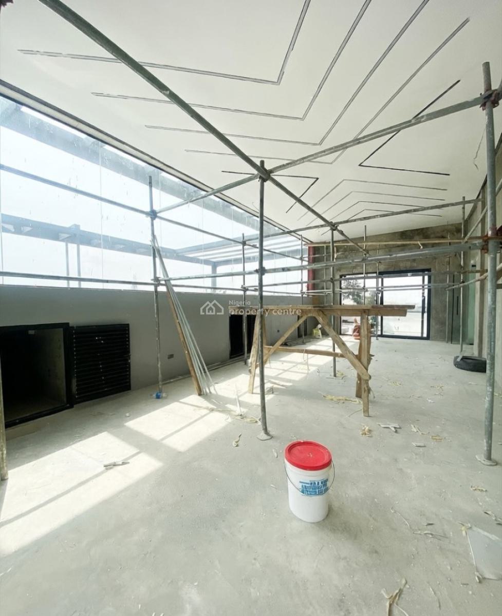 Lovely 3 Bedroom Apartment with Gym and Elevator, Lekki Phase 1, Lekki Phase 1, Lekki, Lagos, Block of Flats for Sale