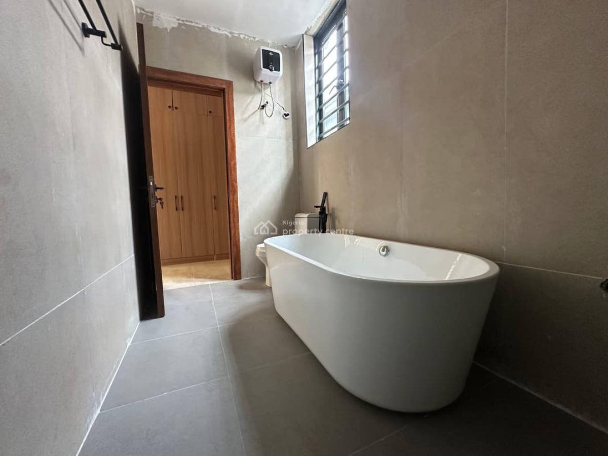 Luxury 5-bedroom Fully Detached House with Bq, Lekki Phase 1, Lekki, Lagos, Detached Duplex for Rent