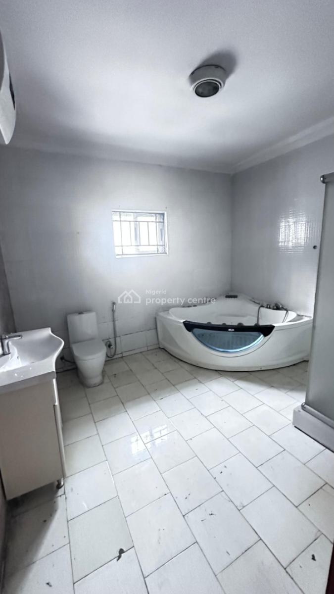 4bedroom Semi Detached  Newly Renovated with 2 Rooms Bq, Off Eko Street, Parkview, Ikoyi, Lagos, Semi-detached Duplex for Rent