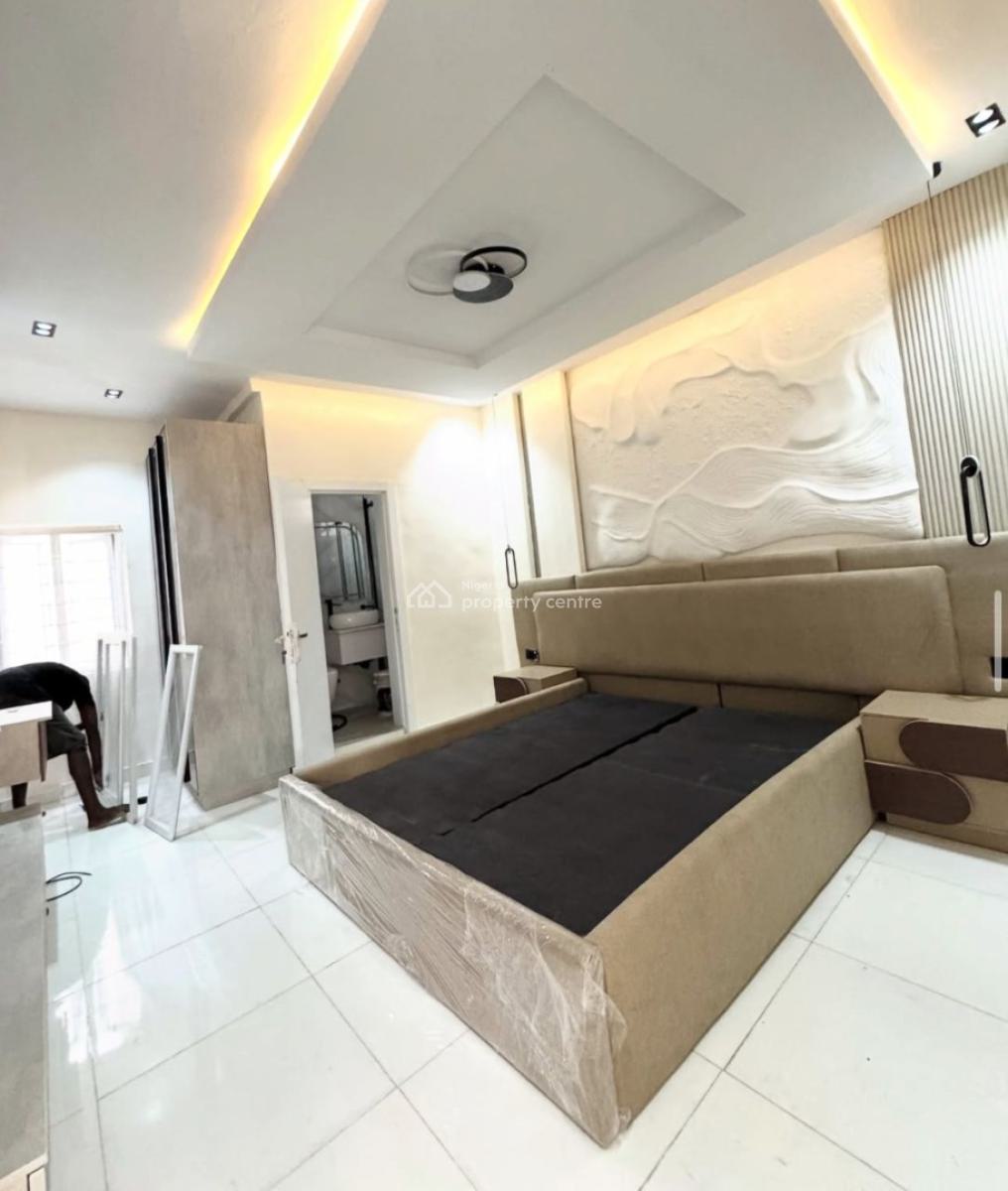 Luxury Well Built Serviced 2bedroom Apartment with Elevator,pool &gym, Lekki Phase 1, Lekki Phase 1, Lekki, Lagos, Flat / Apartment for Sale