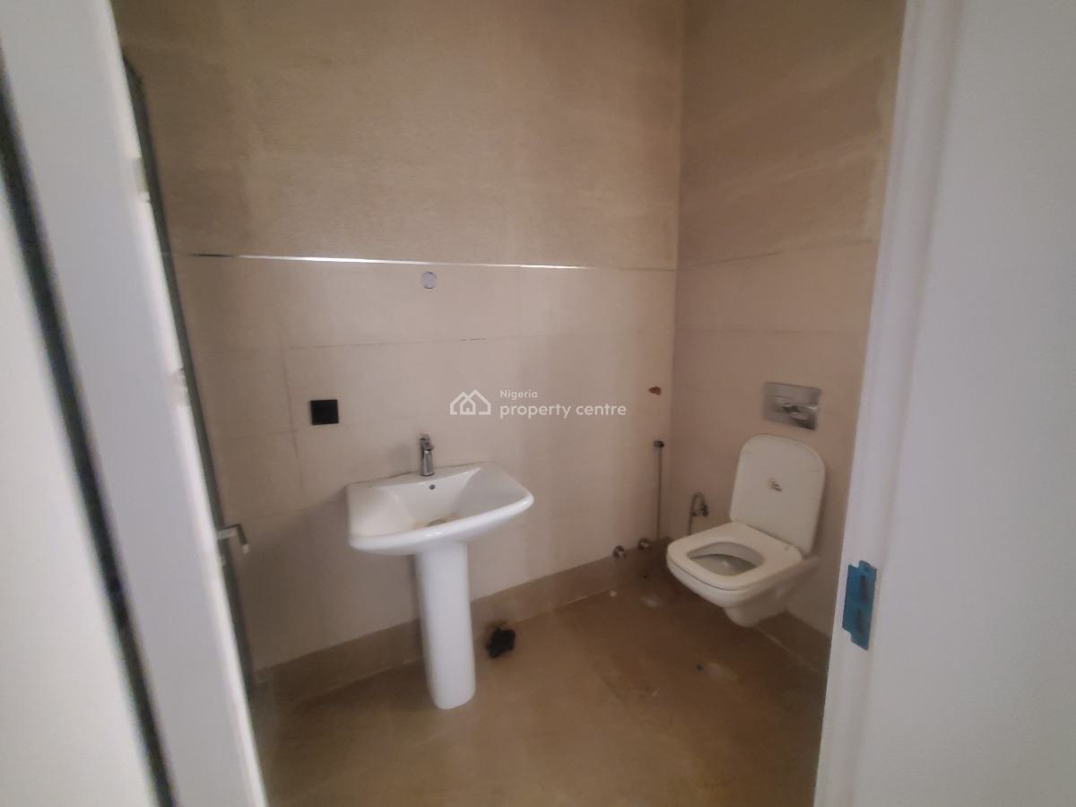 Well Maintained 3 Bedrooms Apartment with Swimming Pool and Gym, Elf, Lekki Phase 1, Lekki, Lagos, Flat / Apartment for Rent