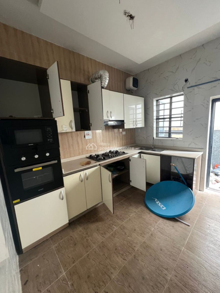 Fully Serviced Single Room Sharing Kitchen in a Serene and Secured Est, Ikota Gra Via Megachiken, Lekki, Lagos, Flat / Apartment for Rent