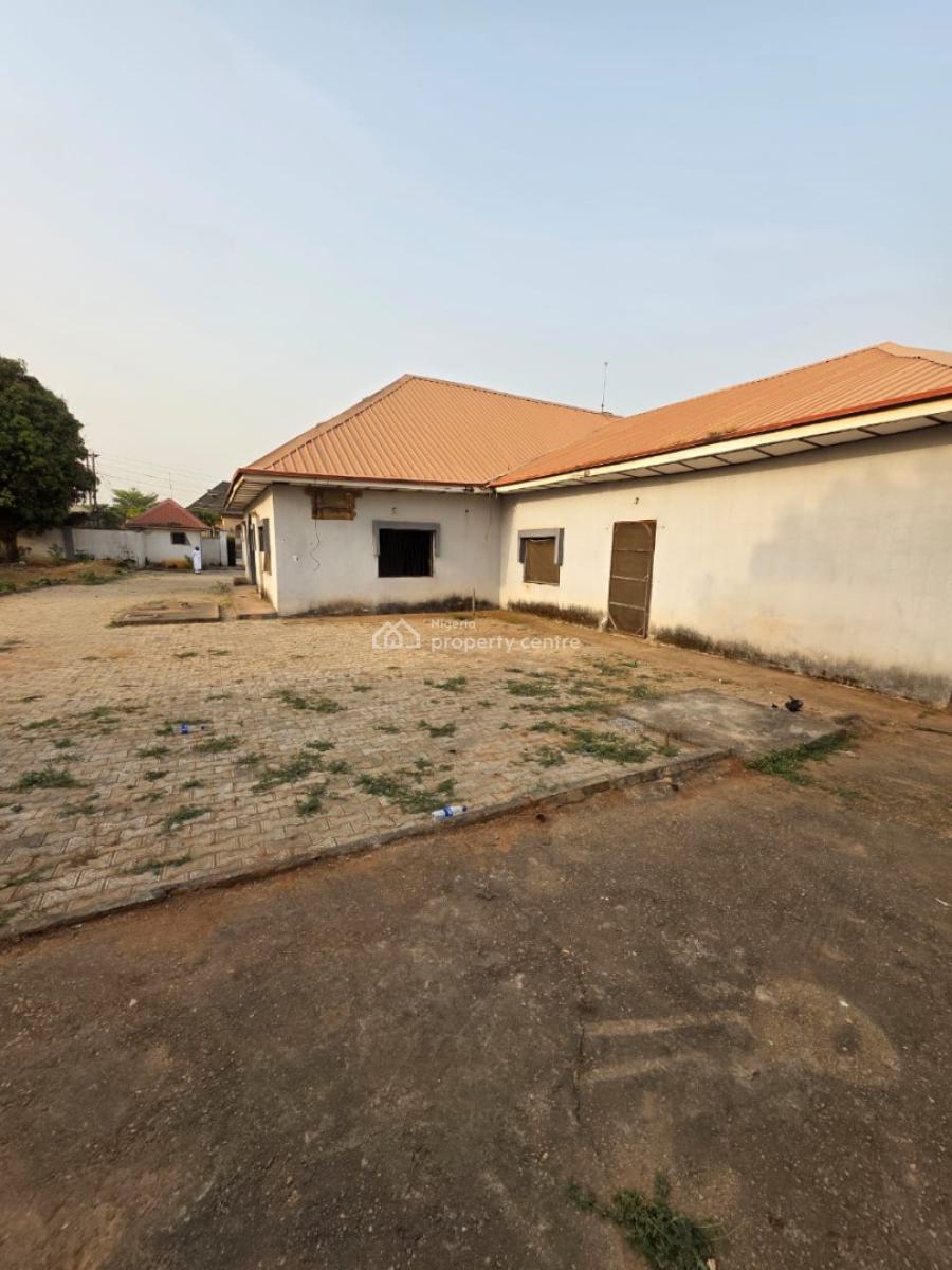 Old Bungalow on 1700sqm, Kado Estate, Kado, Abuja, Detached Bungalow for Sale
