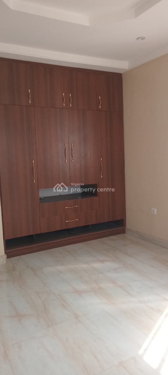 Now Available, Off Mobil Road, Ilaje, Ajah, Lagos, Flat / Apartment for Rent