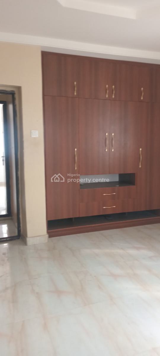 Now Available, Off Mobil Road, Ilaje, Ajah, Lagos, Flat / Apartment for Rent