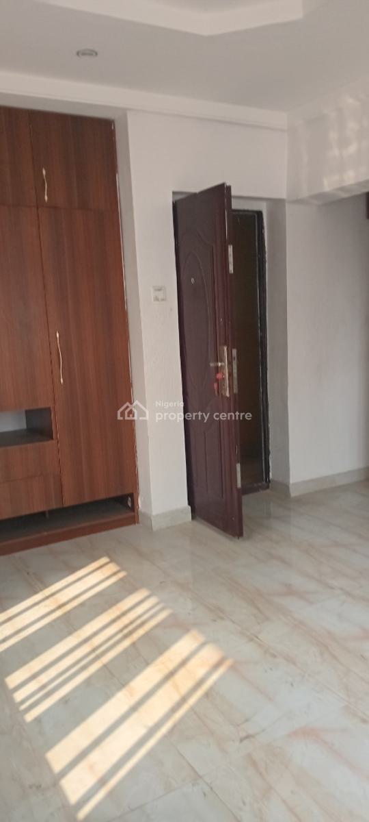 Now Available, Off Mobil Road, Ilaje, Ajah, Lagos, Flat / Apartment for Rent