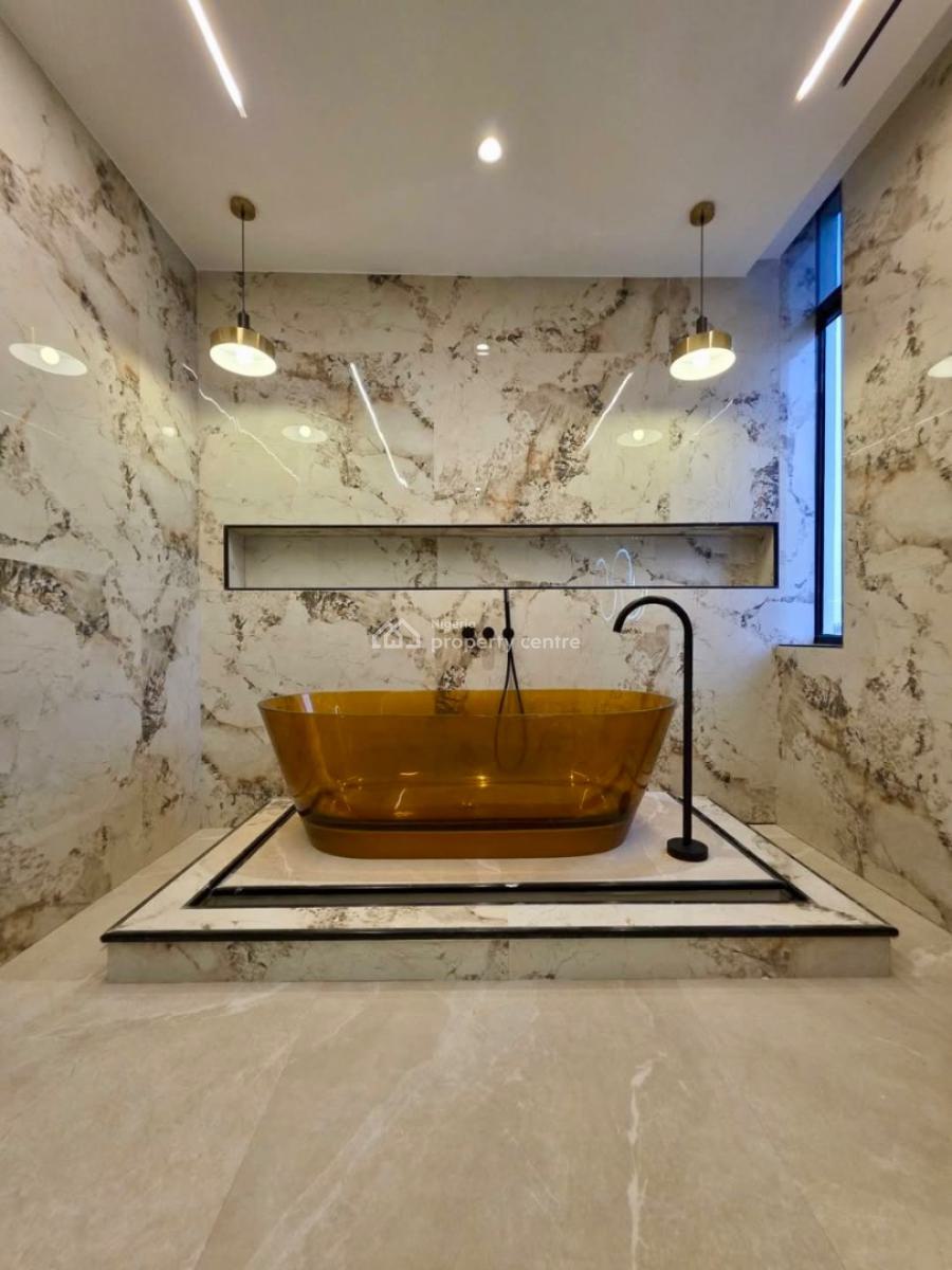 Top-tier 5-bedroom Detached Property with Bq & Excellent Layout, Lekki Phase 1, Lekki, Lagos, House for Sale