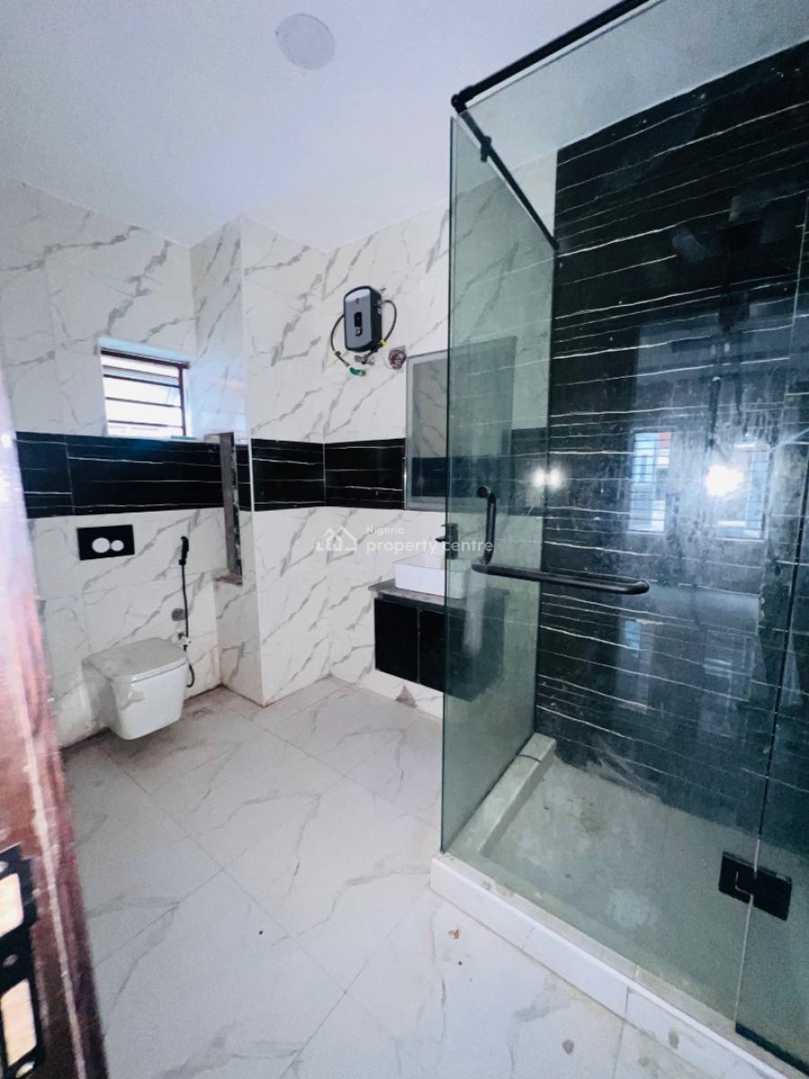 Luxury 2 Bedroom Apartment with Bq, Lekki Phase 1, Lekki, Lagos, Flat / Apartment for Sale