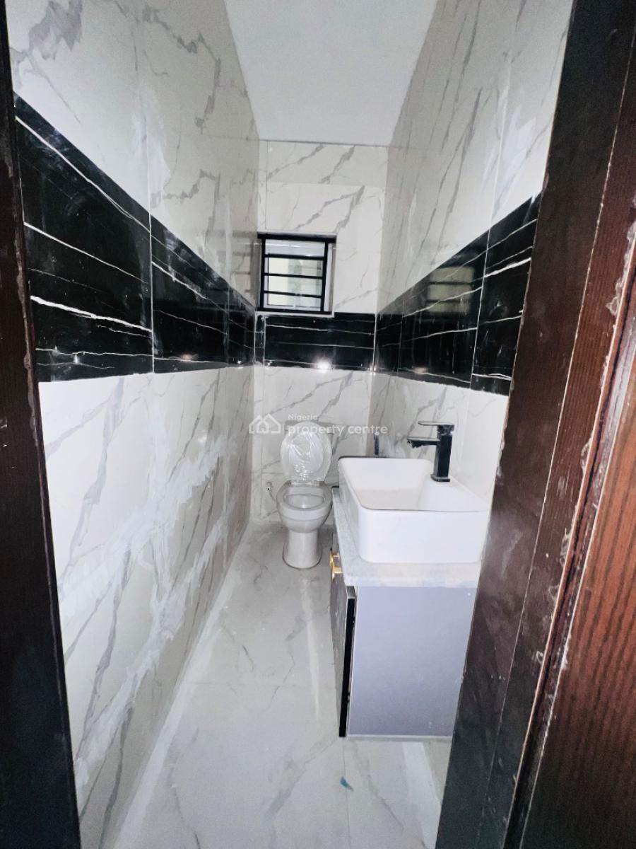 Luxury 2 Bedroom Apartment with Bq, Lekki Phase 1, Lekki, Lagos, Flat / Apartment for Sale