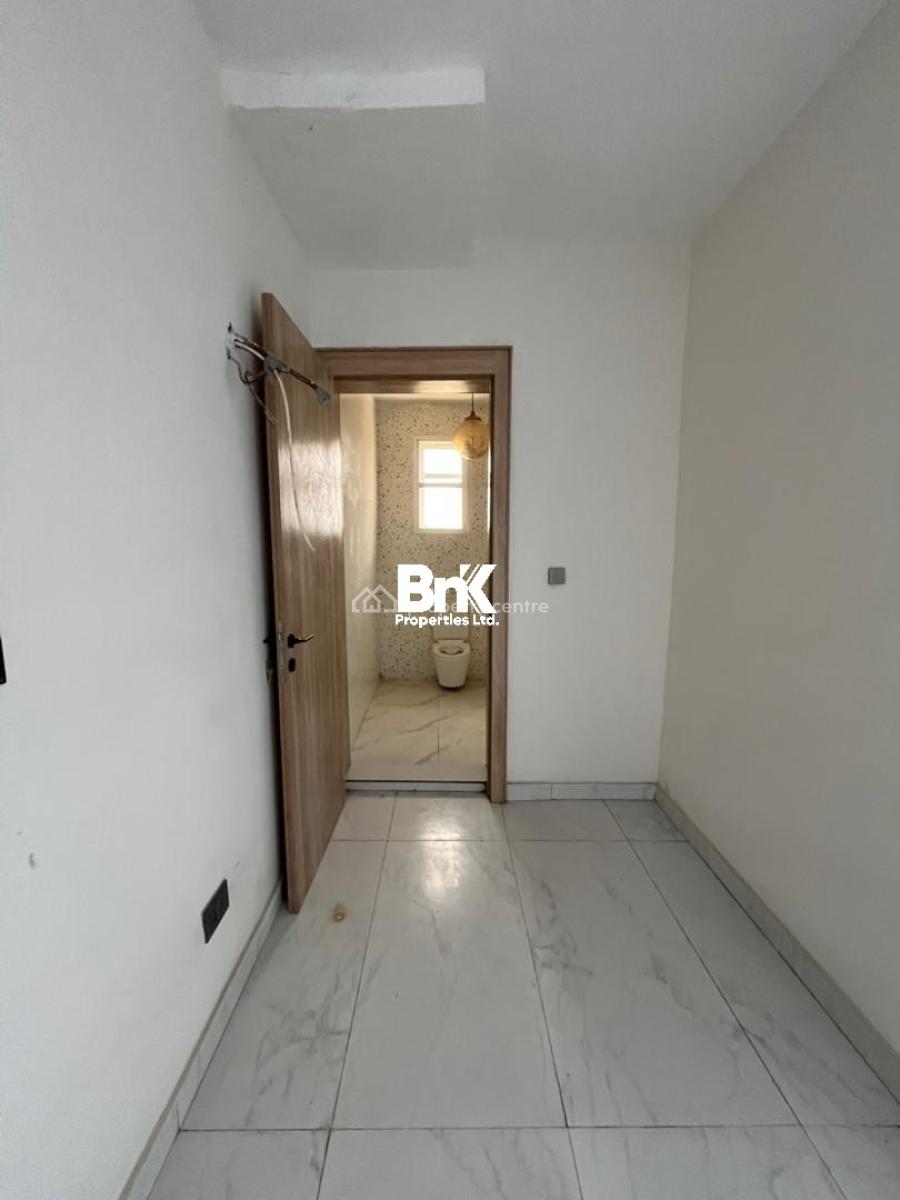 Classic 3 Bedroom Apartment with Elevator (4th Floor), Victoria Island (vi), Lagos, Flat / Apartment for Sale