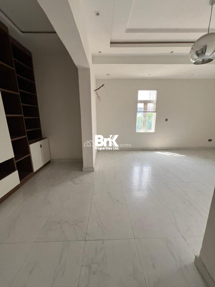 Classic 3 Bedroom Apartment with Elevator (4th Floor), Victoria Island (vi), Lagos, Flat / Apartment for Sale