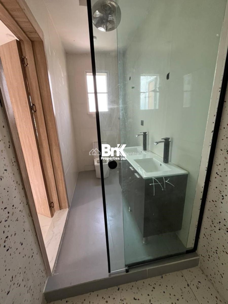 Classic 3 Bedroom Apartment with Elevator (4th Floor), Victoria Island (vi), Lagos, Flat / Apartment for Sale