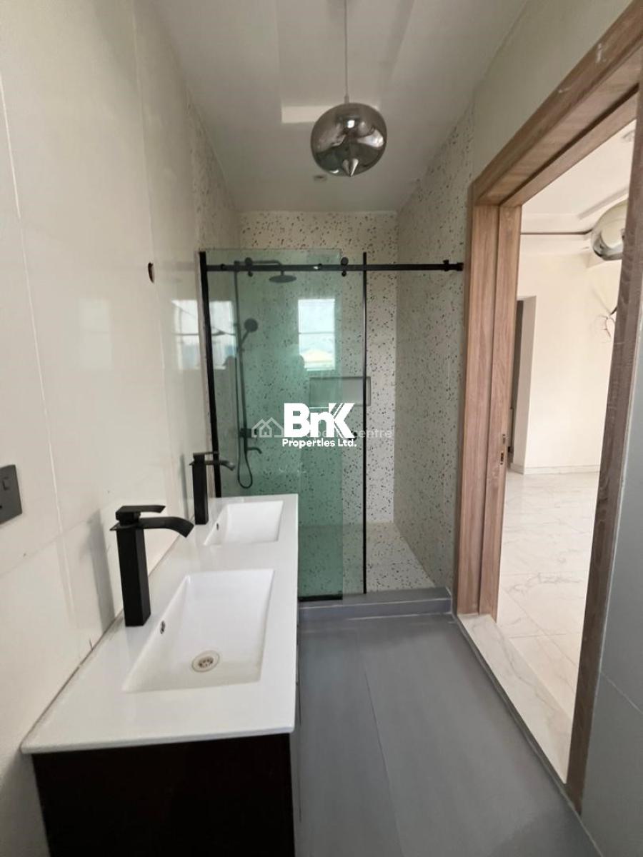 Classic 3 Bedroom Apartment with Elevator (4th Floor), Victoria Island (vi), Lagos, Flat / Apartment for Sale