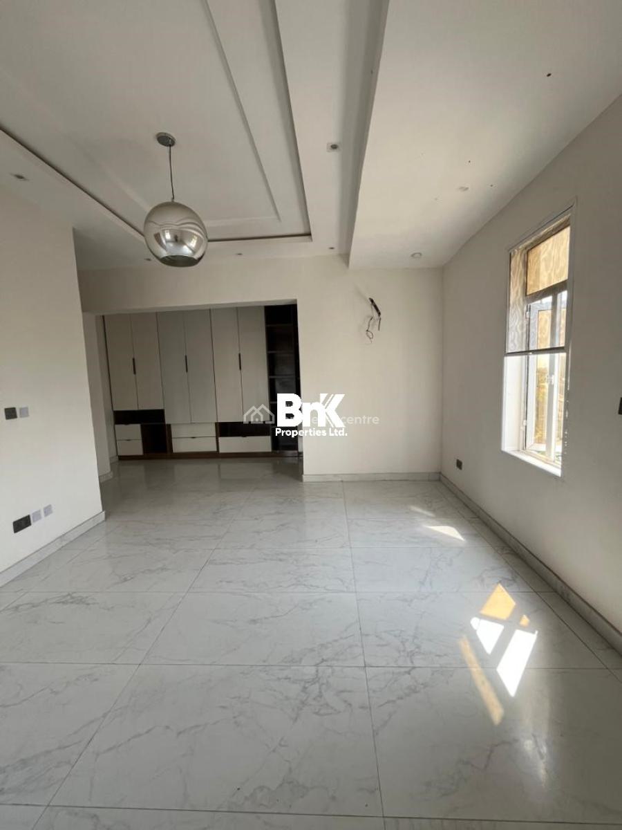 Classic 3 Bedroom Apartment with Elevator (4th Floor), Victoria Island (vi), Lagos, Flat / Apartment for Sale