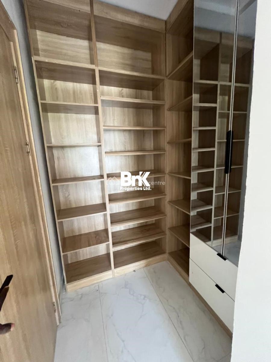 Classic 3 Bedroom Apartment with Elevator (4th Floor), Victoria Island (vi), Lagos, Flat / Apartment for Sale