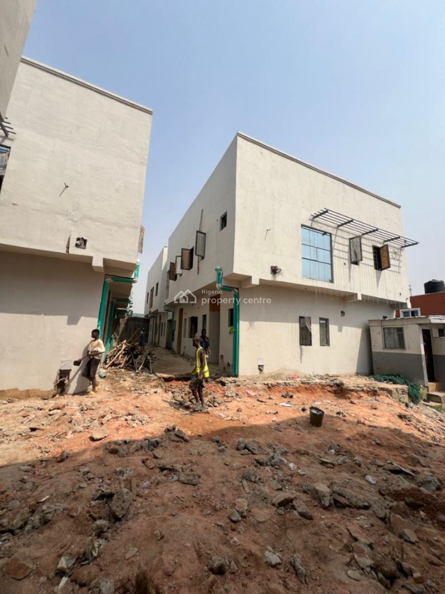 18 Years Long Lease Airbnb Investment in a High Demand Area, Obanikoro, Shomolu, Lagos, Flat / Apartment for Sale