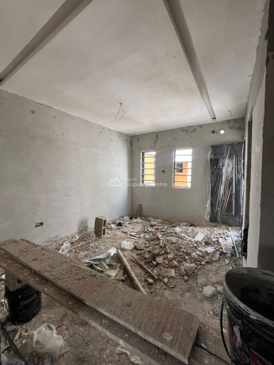 18 Years Long Lease Airbnb Investment in a High Demand Area, Obanikoro, Shomolu, Lagos, Flat / Apartment for Sale