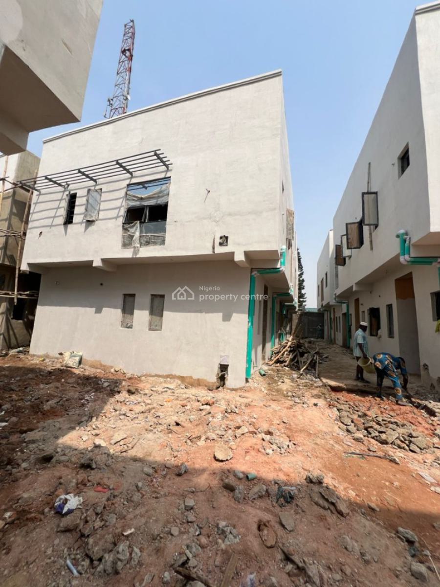 18 Years Long Lease Airbnb Investment in a High Demand Area, Obanikoro, Shomolu, Lagos, Flat / Apartment for Sale