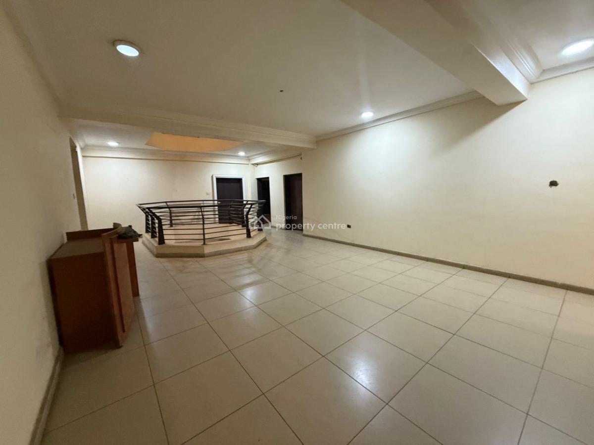 an Office Complex, Zone 4, Wuse, Abuja, Office Space for Sale