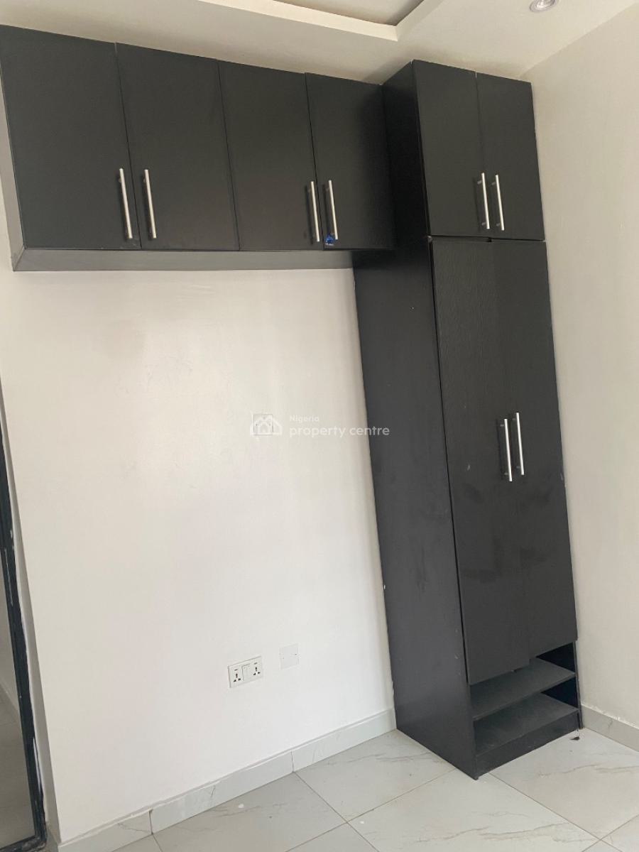 2 Bedroom Apartment, Ologolo, Lekki, Lagos, Flat / Apartment for Rent