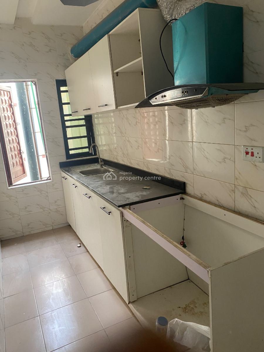 2 Bedroom Apartment, Ologolo, Lekki, Lagos, Flat / Apartment for Rent