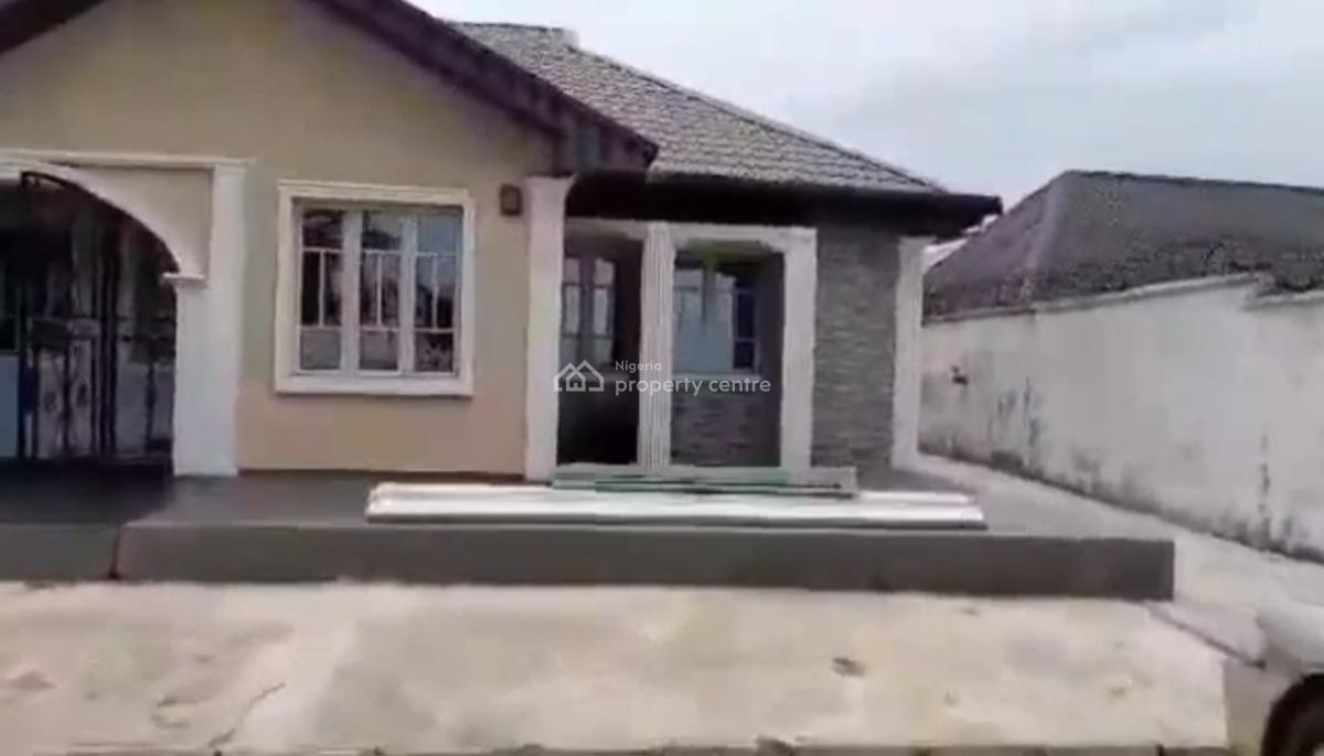 Distress 3 Bedroom Bungalow All Rooms Ensuite, Igbolomu, Agric, Ikorodu, Lagos, Detached Bungalow for Sale