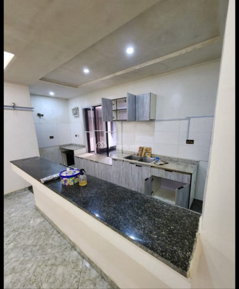 Very Sharp 3 Bedroom Serviced Apartment with Bq, Lekki Right By Pinnacle Filling Station, Lekki Phase 1, Lekki, Lagos, Flat / Apartment for Rent