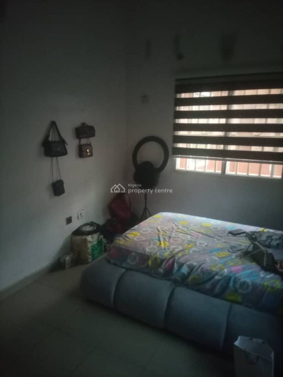 Clean Room in a Shared Apartment Ground Floor Ensuit But Share Kitchen, Thomas Estate, Ajah, Lagos, Self Contain (single Rooms) for Rent