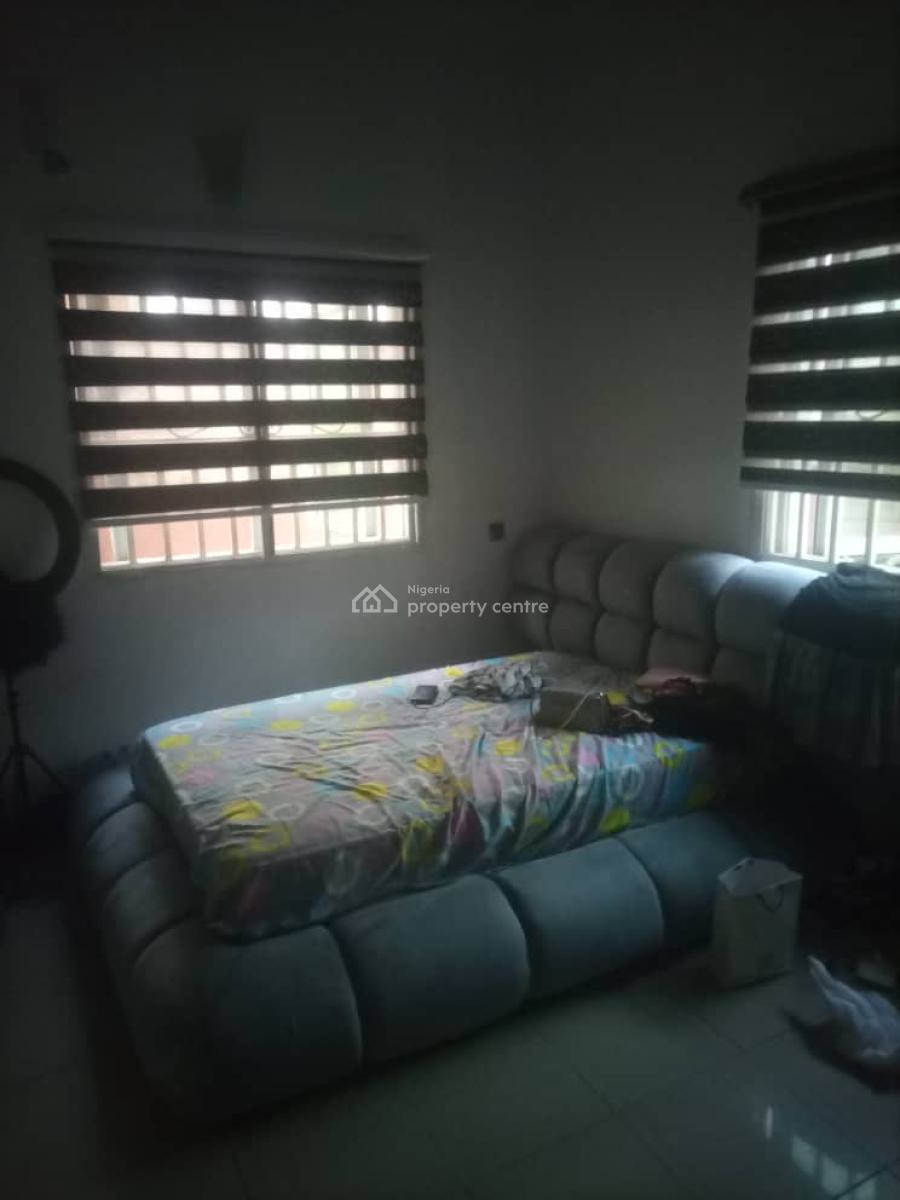 Clean Room in a Shared Apartment Ground Floor Ensuit But Share Kitchen, Thomas Estate, Ajah, Lagos, Self Contain (single Rooms) for Rent