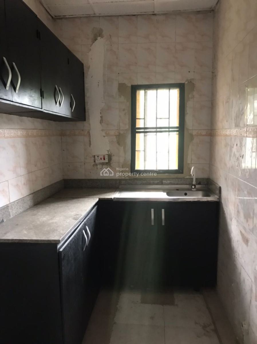 Well Maintained and Renovated 2 Bedroom Apartment, Thomas Estate, Ajah, Lagos, Flat / Apartment for Rent