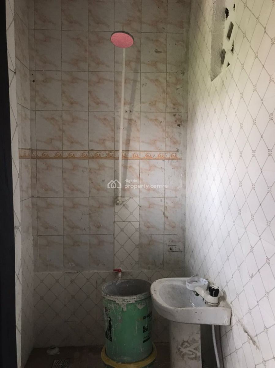 Well Maintained and Renovated 2 Bedroom Apartment, Thomas Estate, Ajah, Lagos, Flat / Apartment for Rent