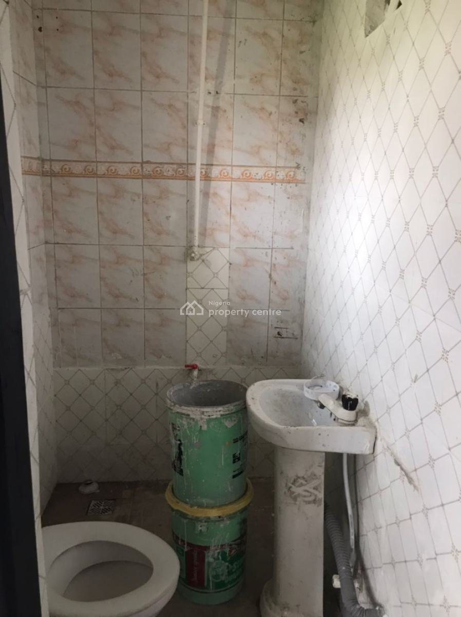 Well Maintained and Renovated 2 Bedroom Apartment, Thomas Estate, Ajah, Lagos, Flat / Apartment for Rent