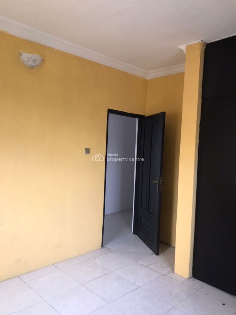 Well Maintained and Renovated 2 Bedroom Apartment, Thomas Estate, Ajah, Lagos, Flat / Apartment for Rent