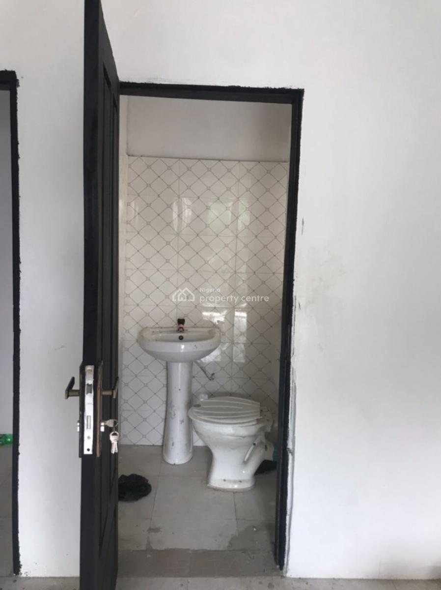 Well Maintained and Renovated 2 Bedroom Apartment, Thomas Estate, Ajah, Lagos, Flat / Apartment for Rent