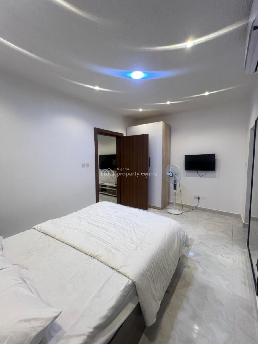 Standard Ensuit 1 Bedroom Spacious Apartment with Elevator, Lekki Phase 1, Lekki, Lagos, Mini Flat (room and Parlour) for Rent