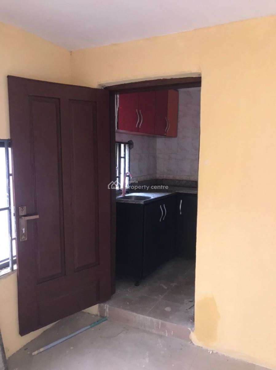 Well Maintained 1 Bedrooms Apartment with Excellent Facilities, Thomas Estate, Ajah, Lagos, Mini Flat (room and Parlour) for Rent