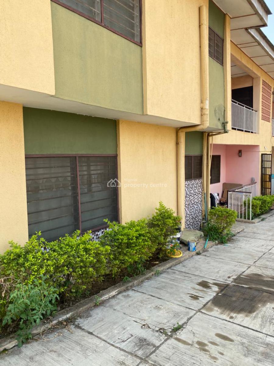 Block of 4 Three-bedroom Flats, Ojoo, Ibadan, Oyo, Block of Flats for Sale