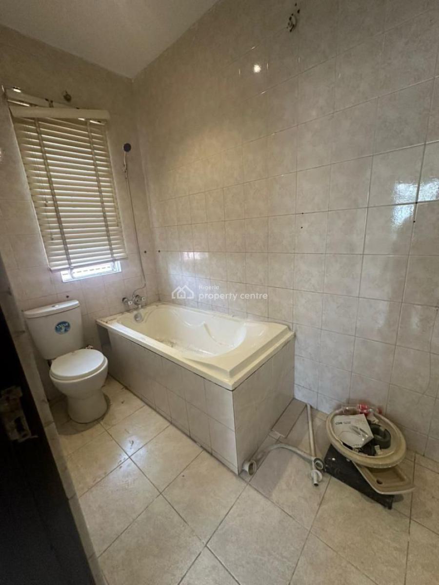 Quiet Four-room Office Space, Off Admiralty, Lekki Phase 1, Lekki, Lagos, Commercial Property for Rent