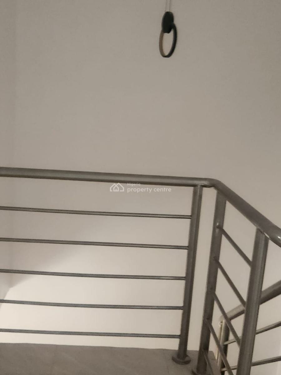 Distress 3 Bedroom Terrace Duplex Suits for Investment, Ikota, Lekki, Lagos, Terraced Duplex for Sale