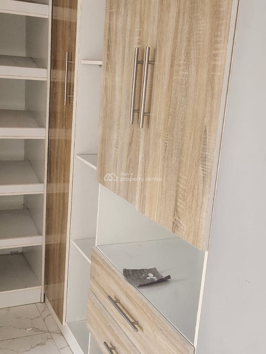 Distress 3 Bedroom Terrace Duplex Suits for Investment, Ikota, Lekki, Lagos, Terraced Duplex for Sale