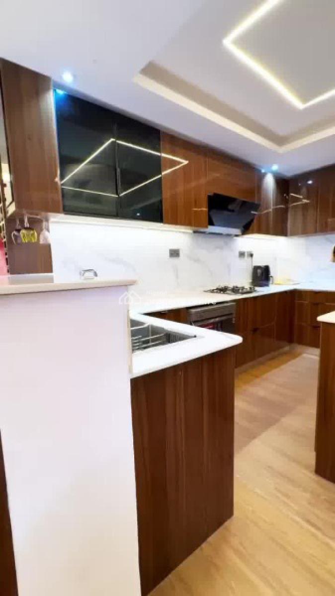 Luxury 3 Bedroom Maisonnette, Lekki Phase 1, Lekki, Lagos, Flat / Apartment for Sale