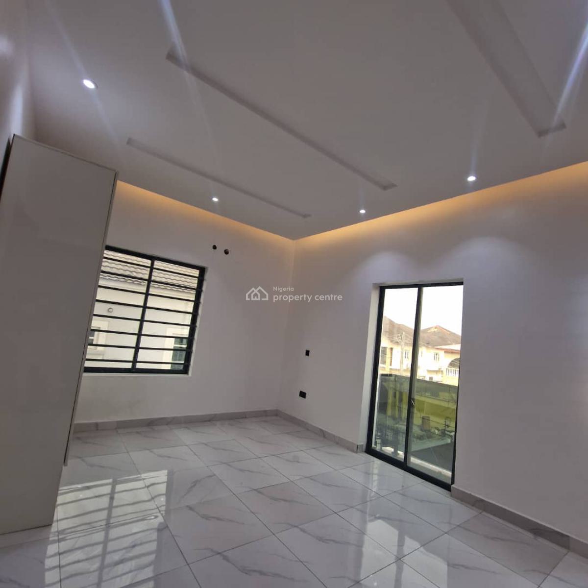 Fully Serviced 3 Bedroom Flat with a Room Bq, Lekki Phase 1, Lekki, Lagos, Flat / Apartment for Rent